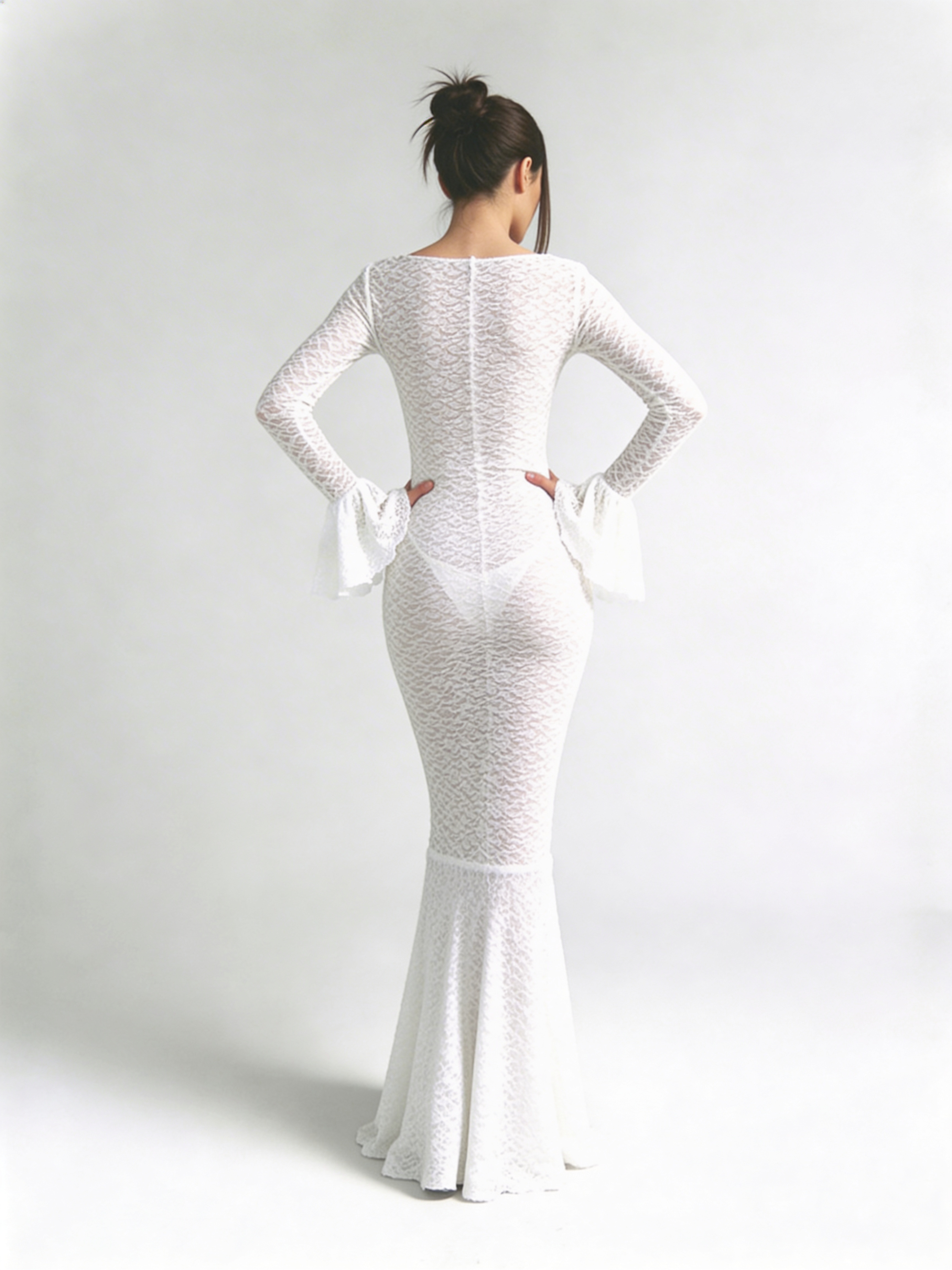 LUCIA – Il velo del proibito.