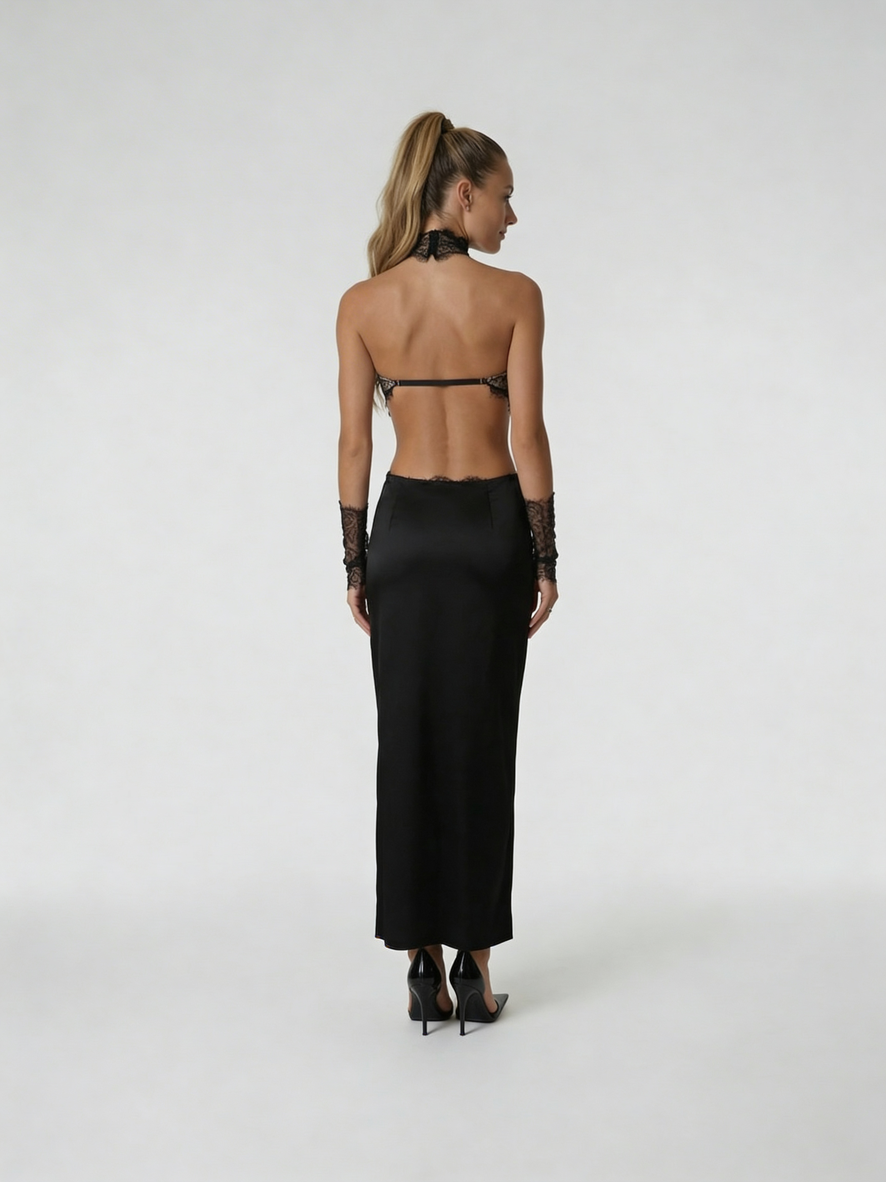 MARGAUX – Bellezza in eclissi.